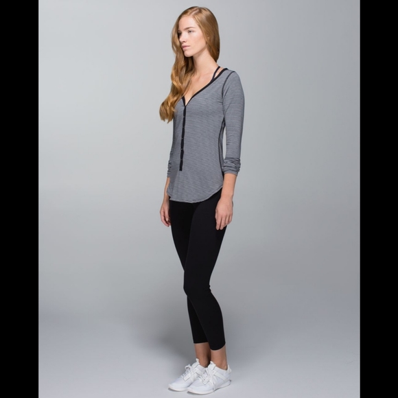Lululemon awesoma henley - Picture 3 of 8